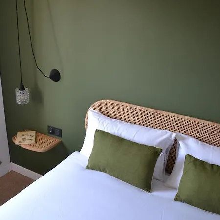 La Garrigue & Bar Piscine Hotel 2*