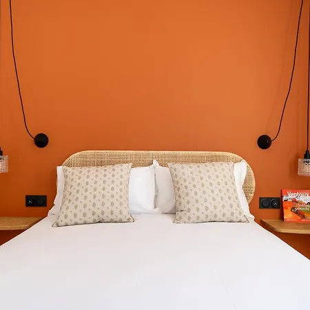 Hotel La Garrigue & Bar Piscine