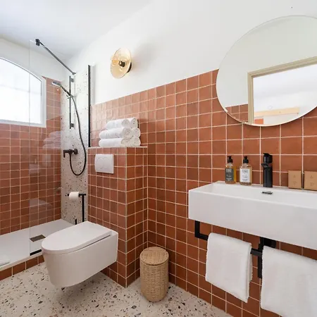 Hotel La Garrigue & Bar Piscine Venasque